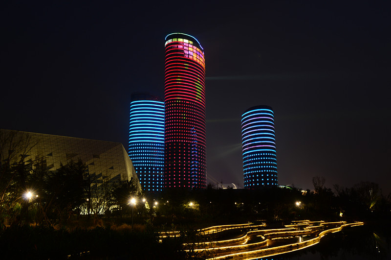 山東高速廣場夜景亮化——戶外照明工程